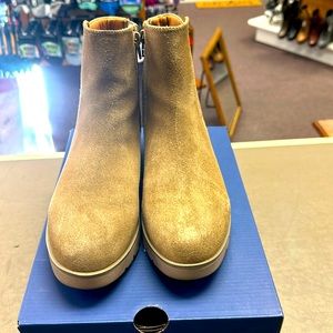 Women’s Rockport Boots worn 1 time